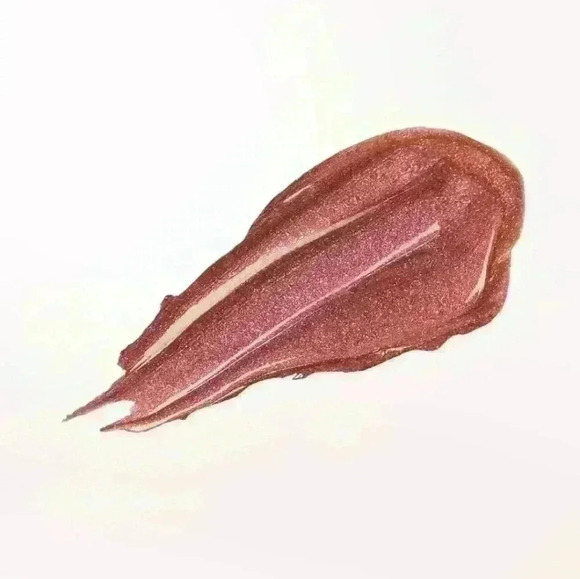 stila Beauty Boss Lip Gloss, Lip Plumper Lip Gloss- 1.5 ml - Picture 2 of 5